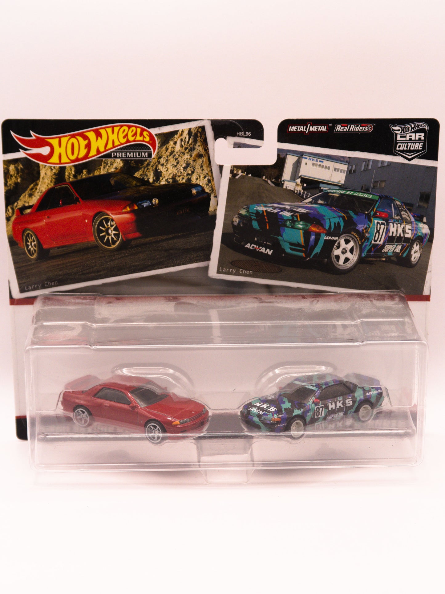 2-Pack Nissan Skyline GT-R R32 Red and HKS Premium