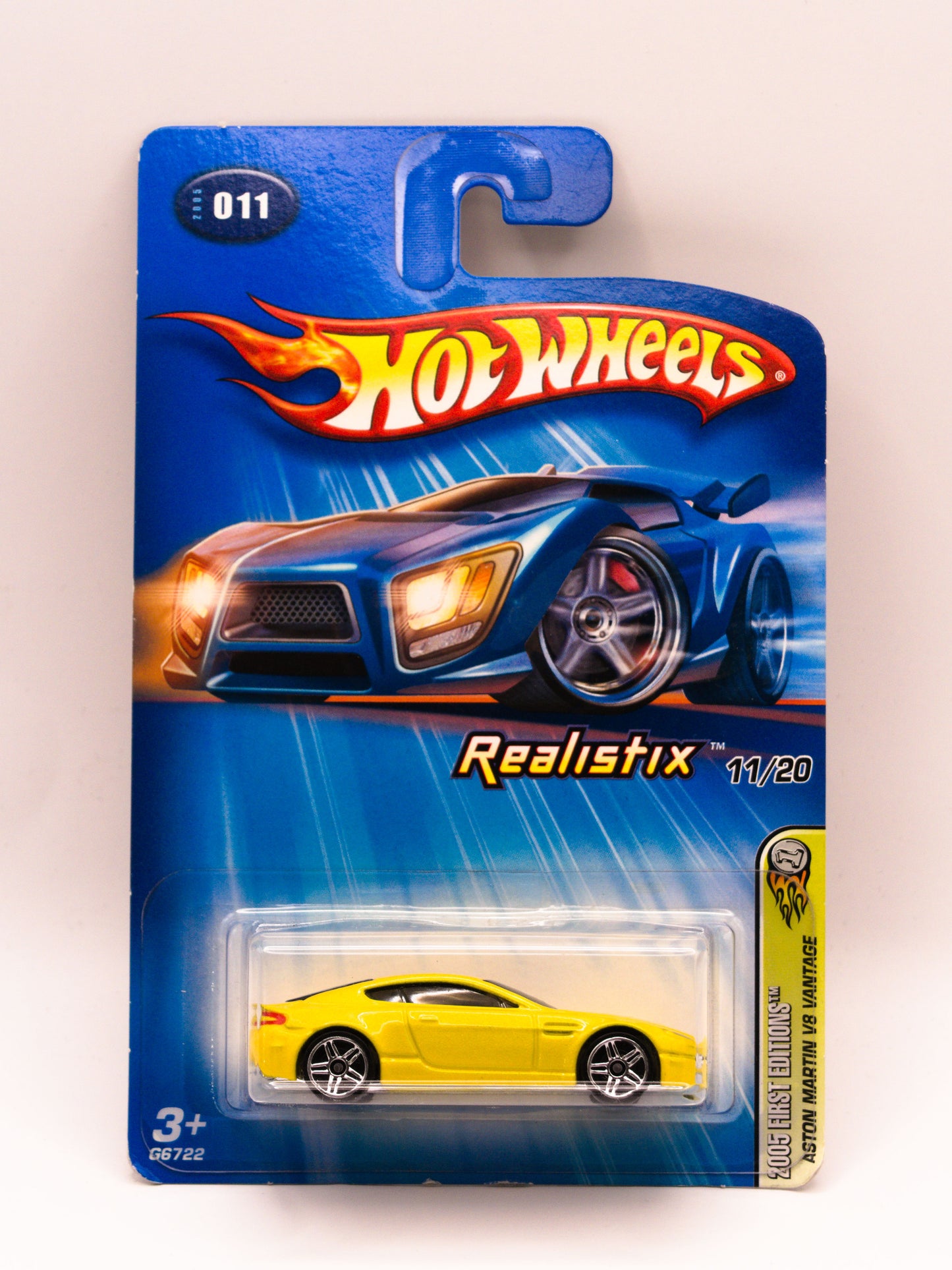 Aston Martin V8 Vantage Yellow Realistix