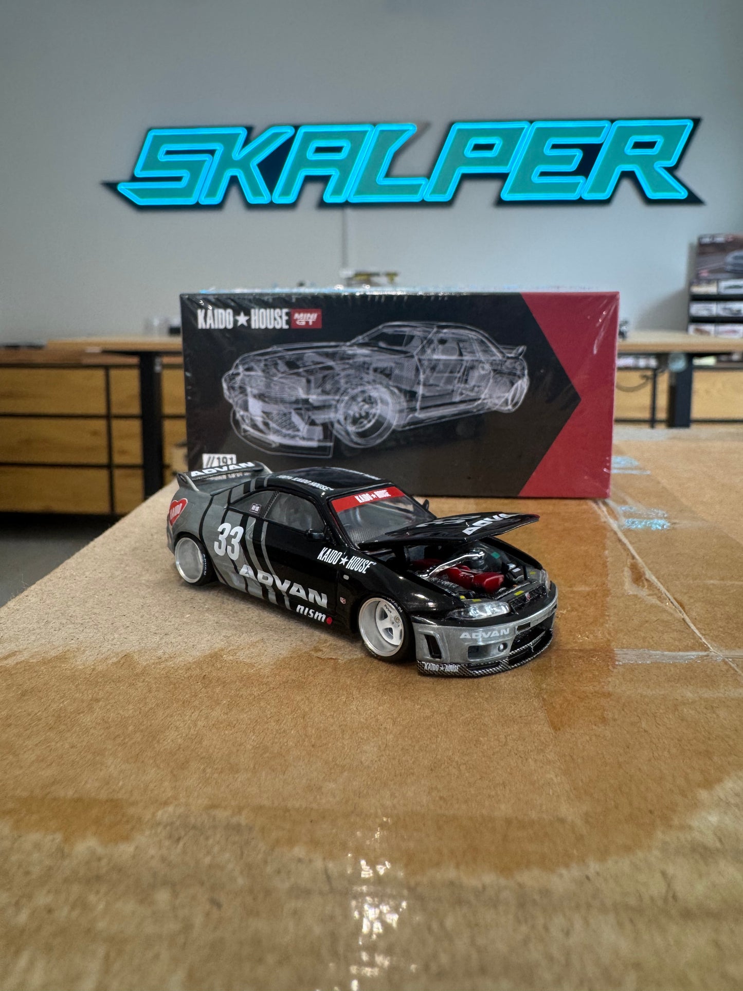 Kaido House #191 Nissan Skyline GT-R R33 Advan Works - SEALED BOX! CHASE!