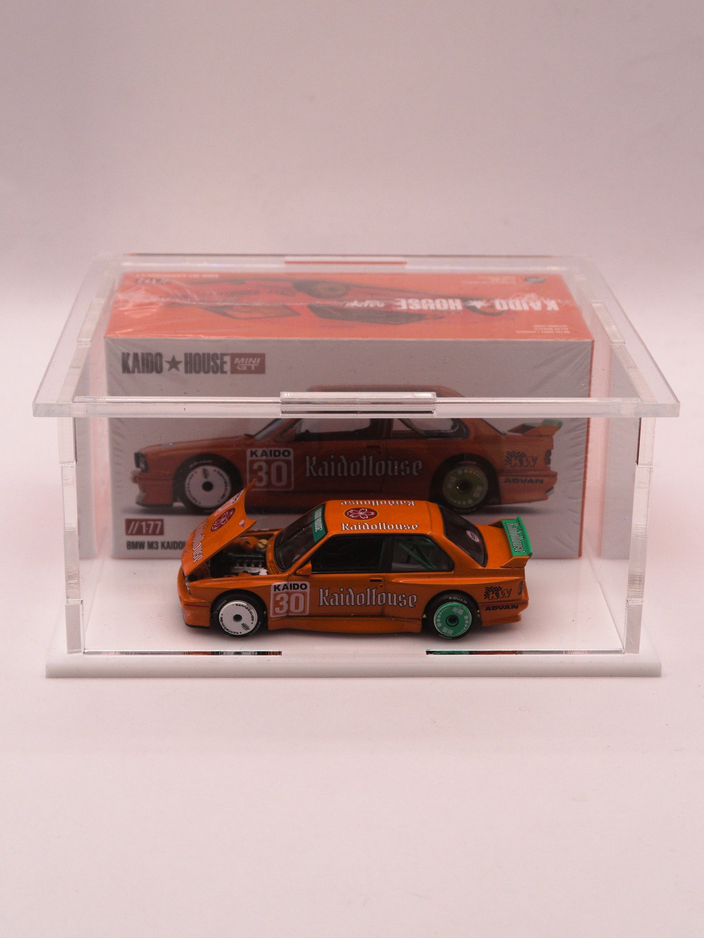 Kaido House Display Case - Flat with White Bottom