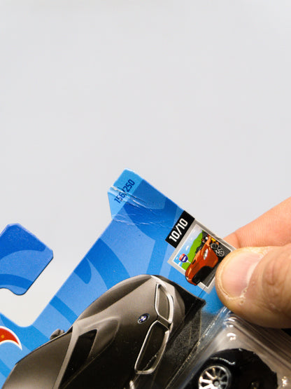 BMW i8 Black *Damaged