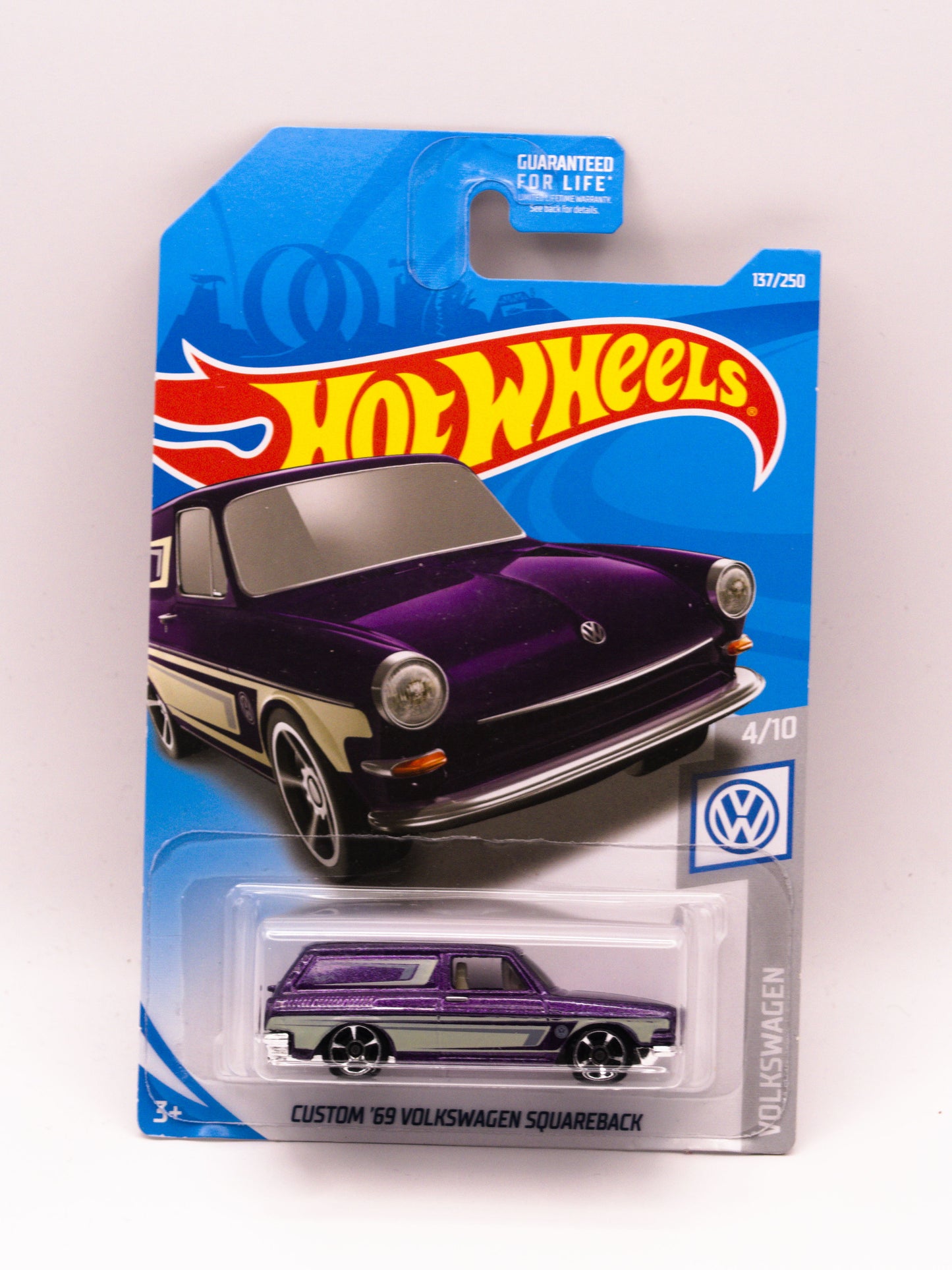 Custom '69 Volkswagen Squareback Purple
