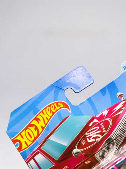 Super Treasure Hunt Datsun Bluebird Wagon (510) - SHORT CARD *Damaged hook