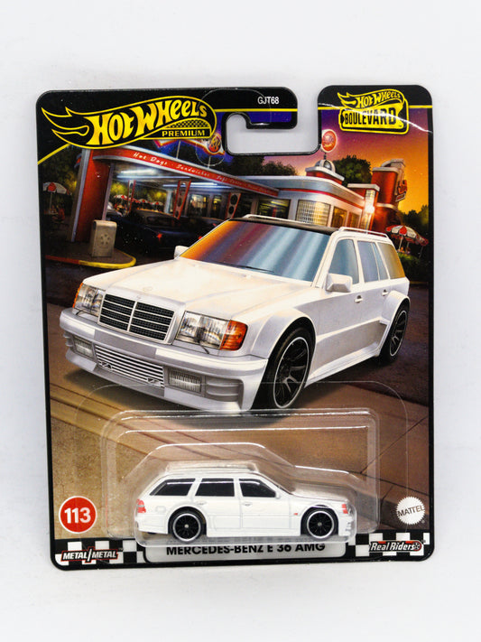 Mercedes-Benz E 36 AMG Boulevard #113 *Corner Damaged