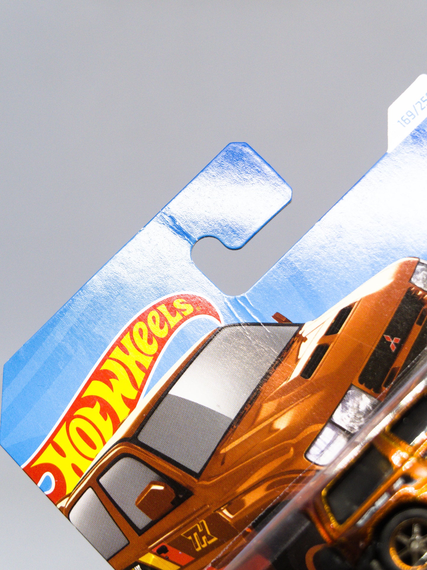 Super Treasure Hunt Mitsubishi Pajero - SHORT CARD *Damaged card