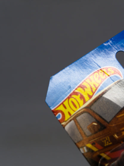 Super Treasure Hunt Mitsubishi Pajero - SHORT CARD *Damaged card