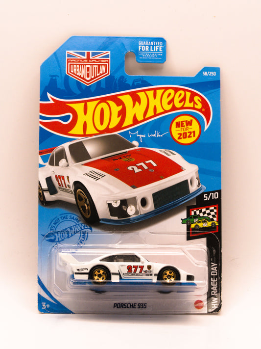 Porsche 935 White *Slightly Damaged Blister