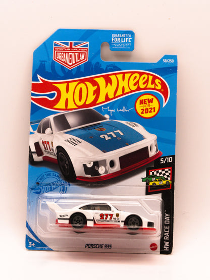HOT WHEELS Porsche 935 White *Slightly Damaged Blister