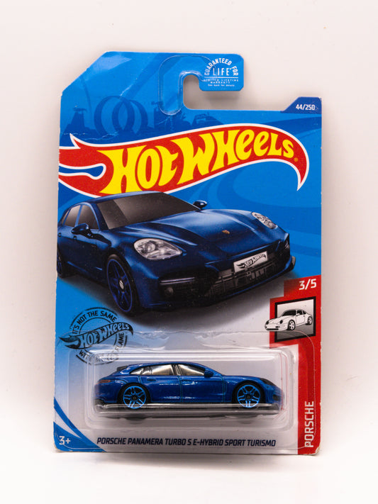 Porsche Panamera Turbo S E-Hybrid Sport Turismo Blue