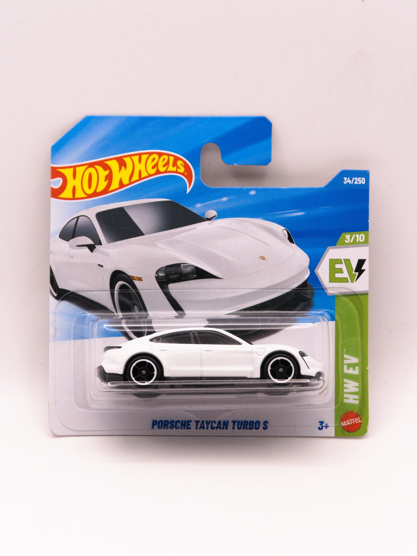 Porsche Taycan Turbo S Biały