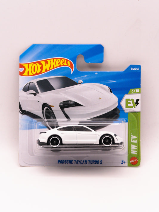 Porsche Taycan Turbo S Biały