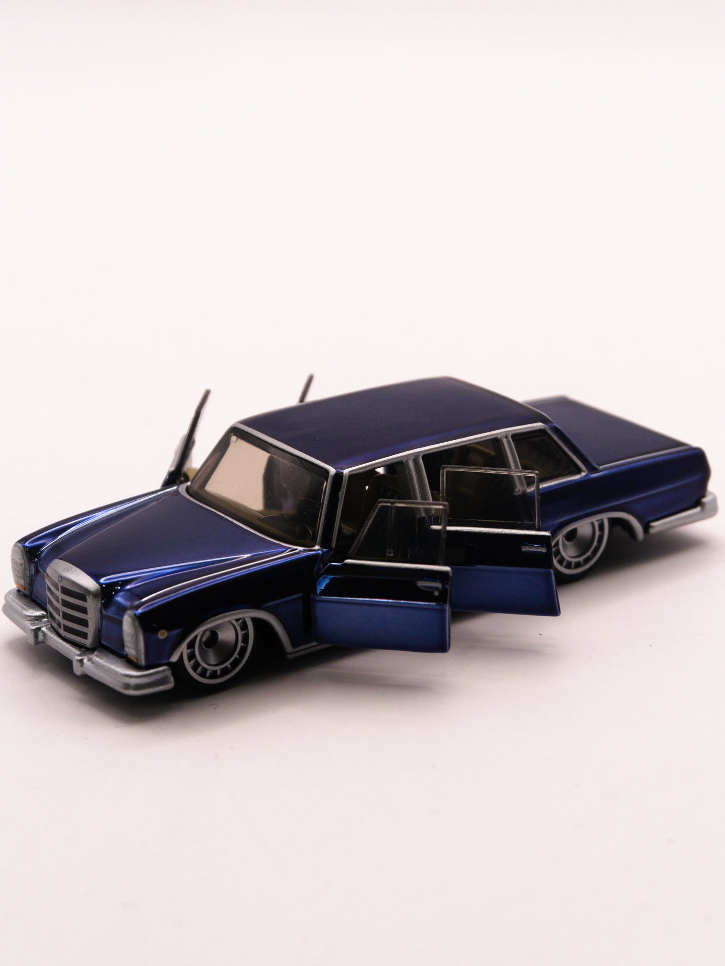 Red Line Club RLC 1964 Mercedes Benz 600 Blue