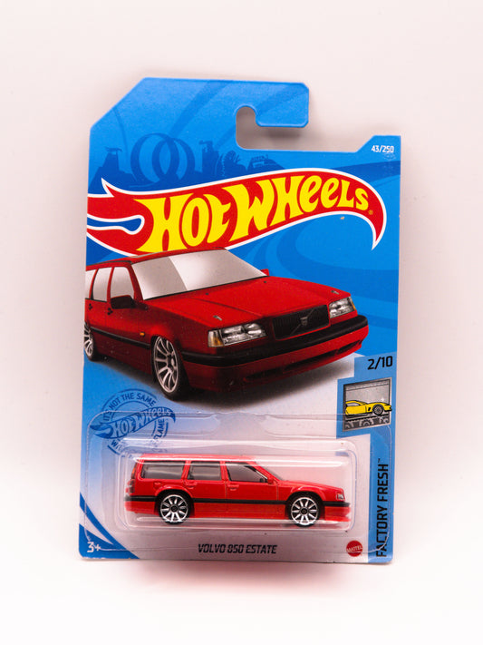 Volvo 850 Estate Red