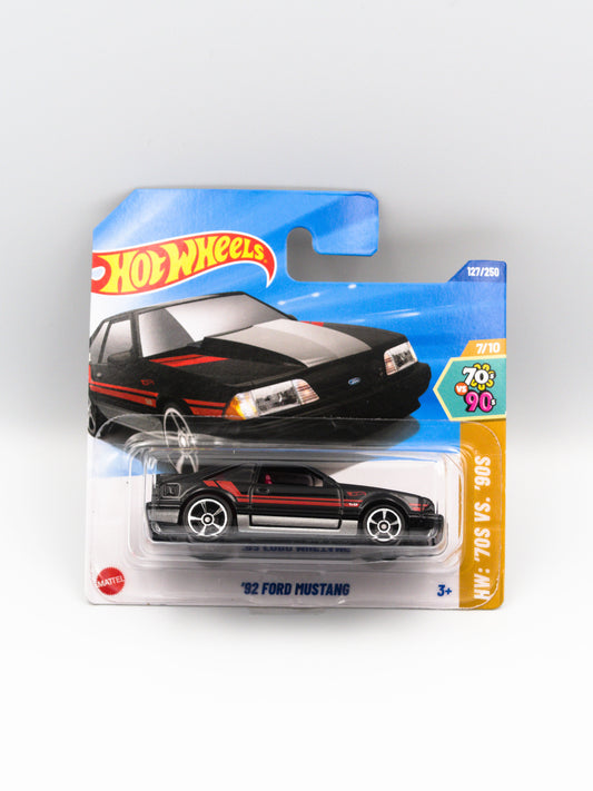 '92 Ford Mustang Black