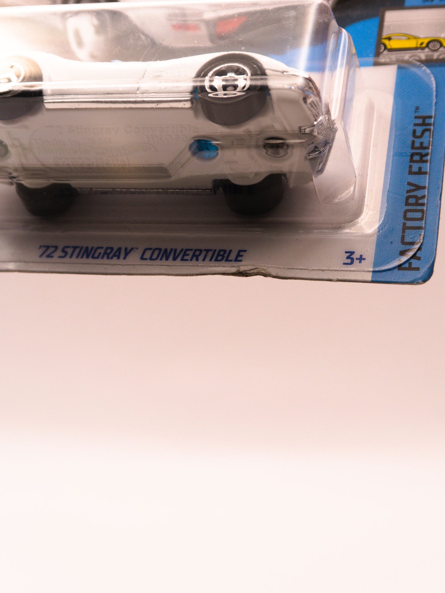 '72 Stingray Convertible White *Card