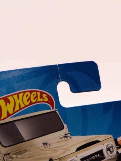 Toyota Land Cruiser Beige Treasure Hunt *Hook