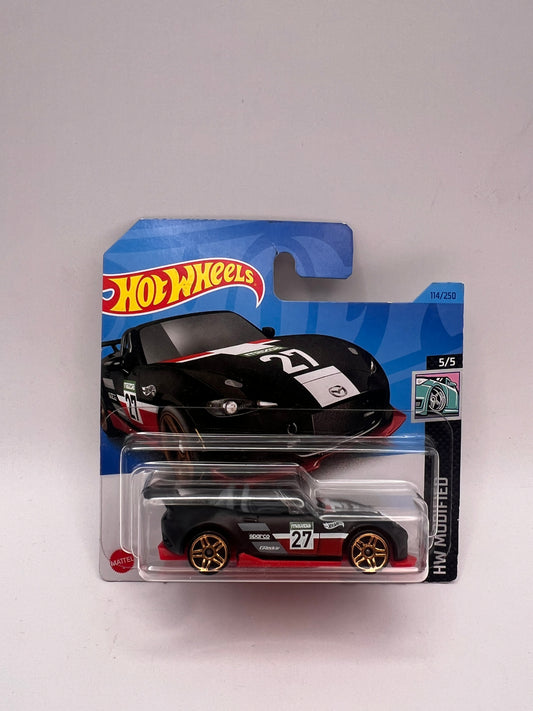 '15 Mazda MX-5 Miata Black with Red Underside *Hook