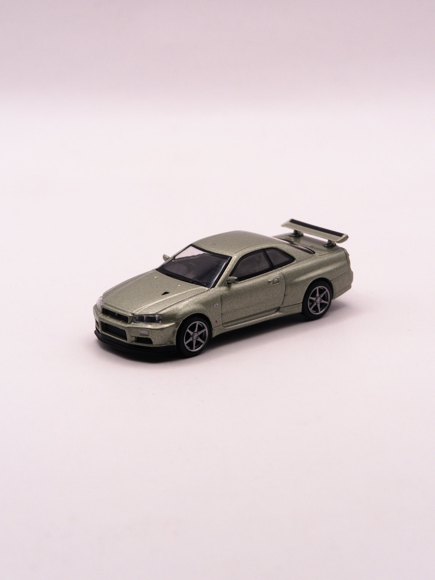 Mini GT #1003 Nissan Skyline GT-R R34 V-Spec II Nur Green