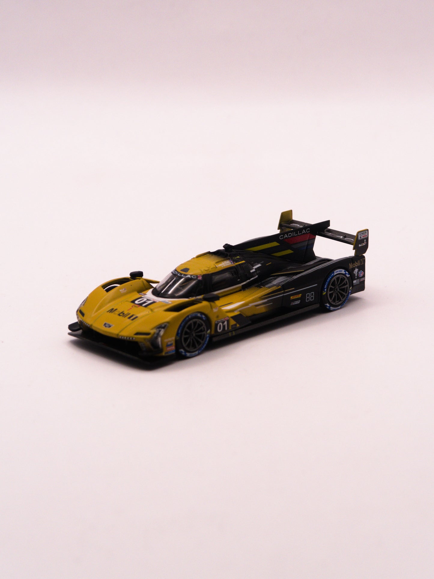 Mini GT #1004 Cadillac V-Series.R #01 2024 IMSA Sebring Yellow