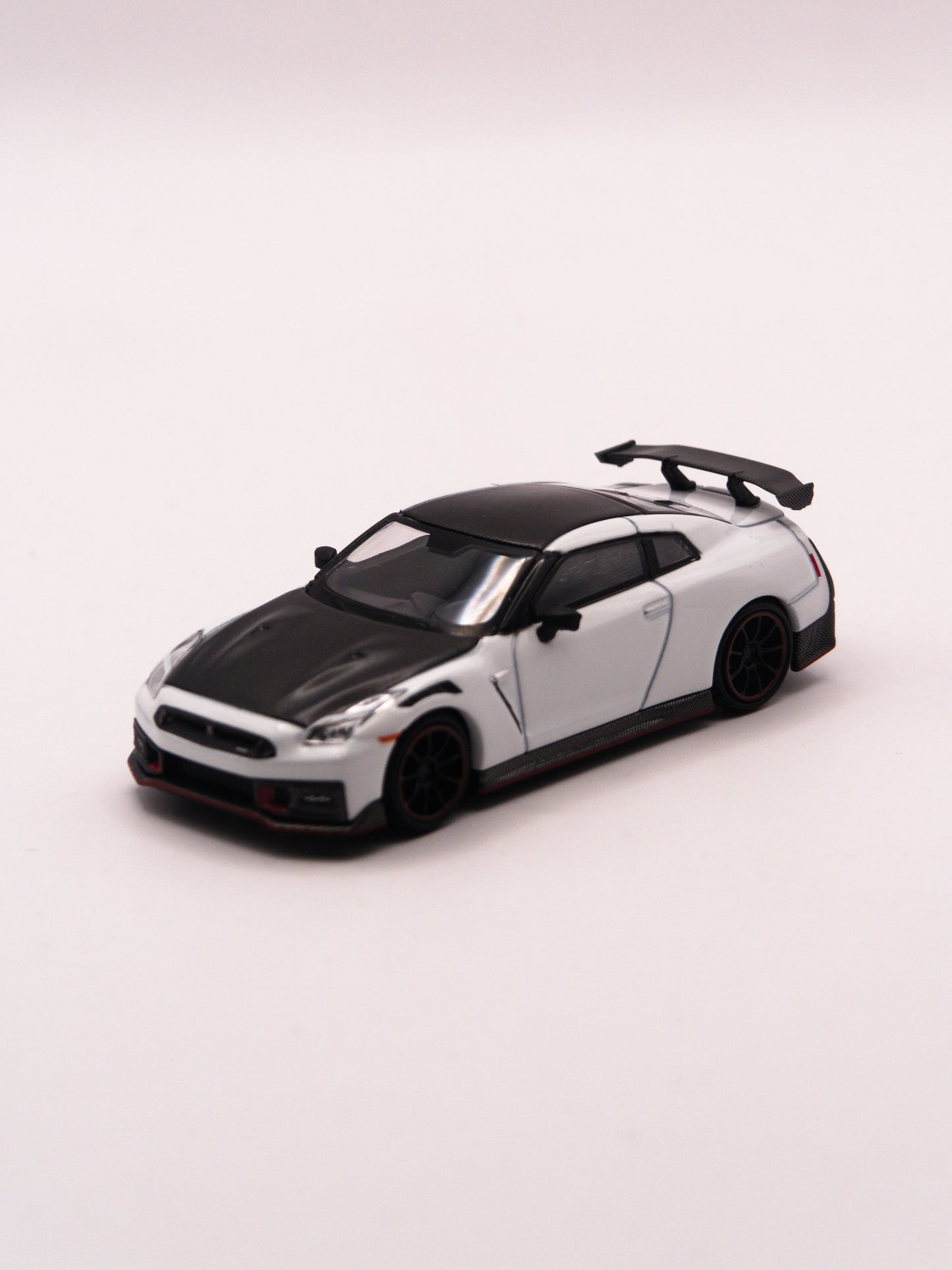 Mini GT #1045 Nissan GT-R Nismo R35 2024 White