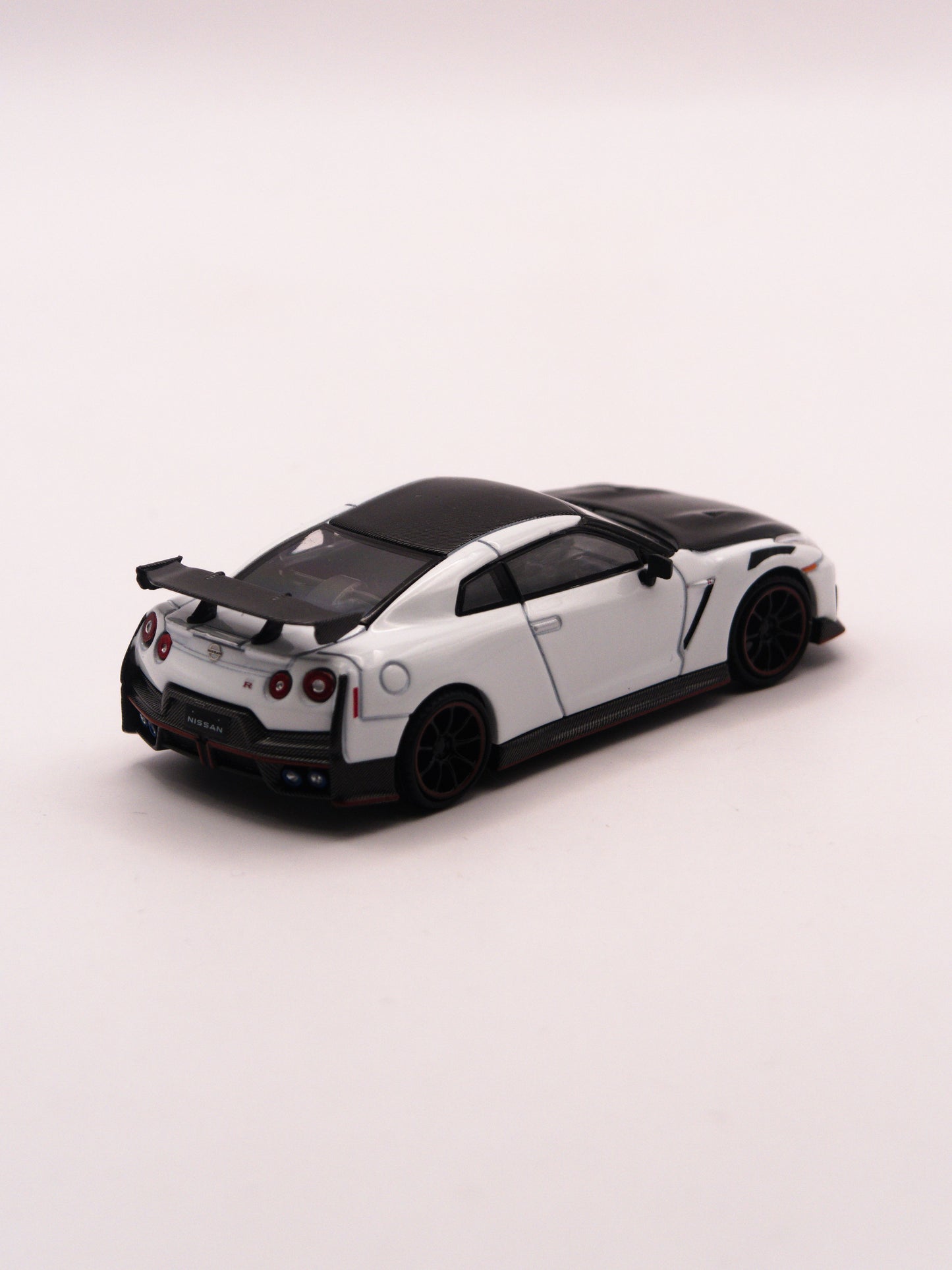 Mini GT #1045 Nissan GT-R Nismo R35 2024 White