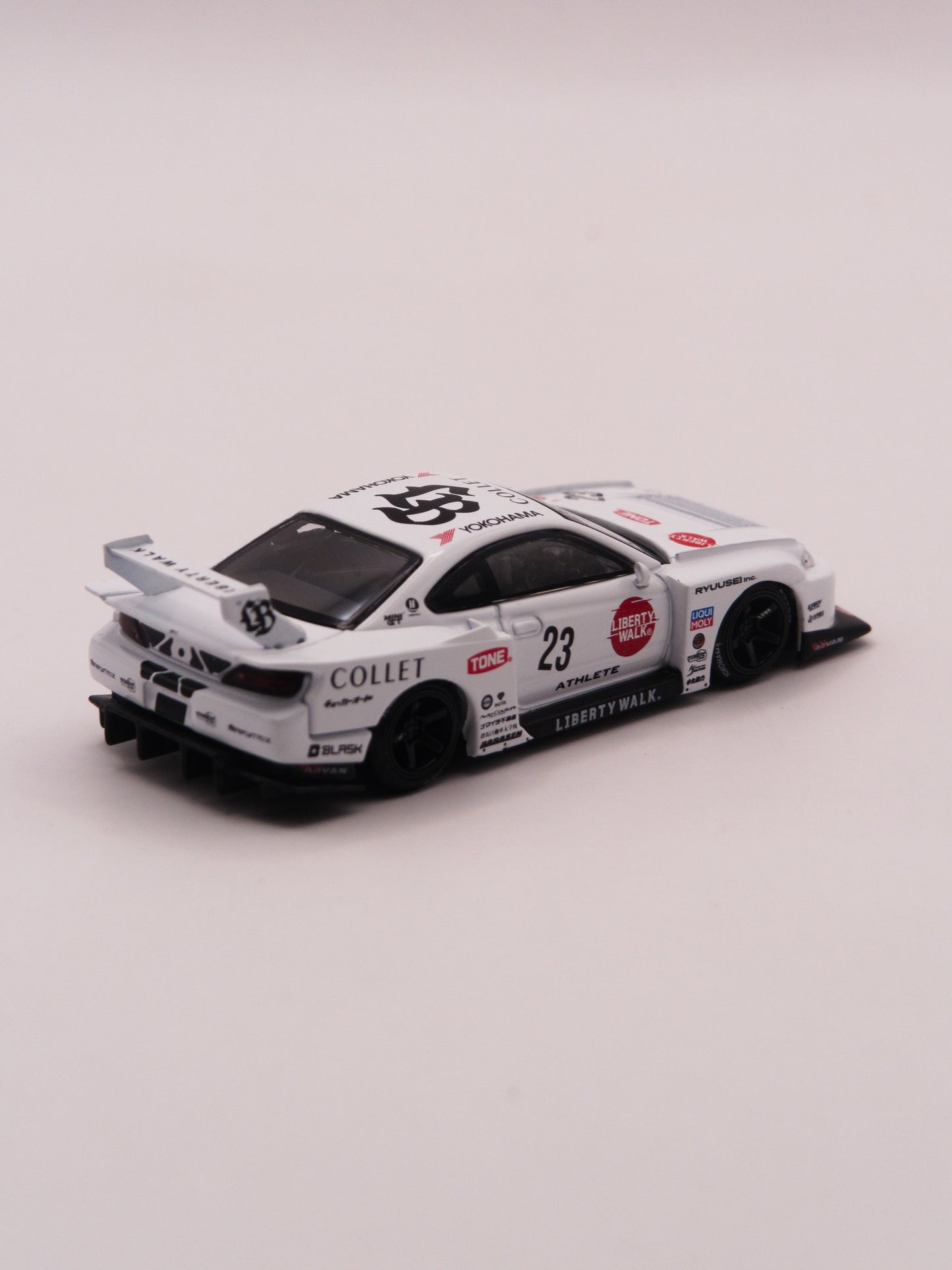 Mini GT #1054 Nissan Silvia S15 Liberty Walk Super Silhouette Athlete Biały