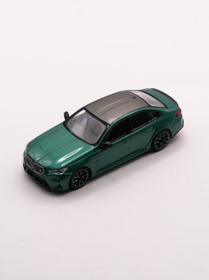 Mini GT #1086 BMW M5 Isle of Man Zielony