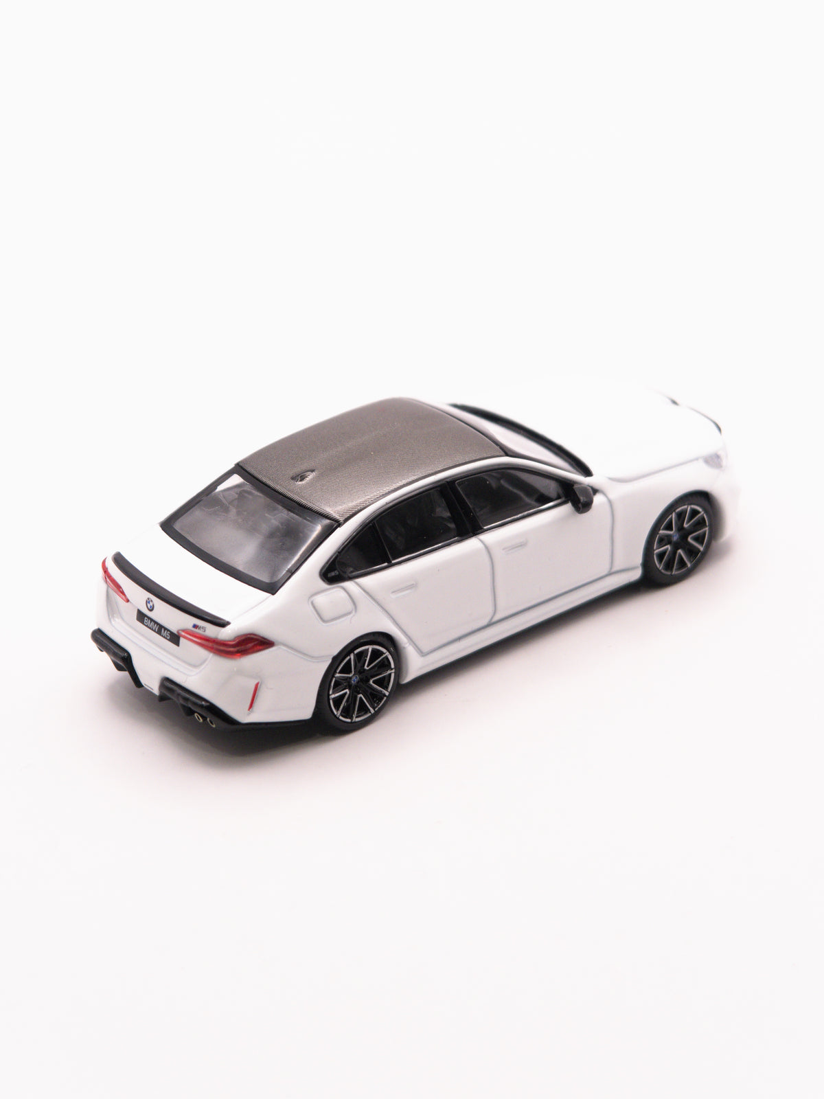 Mini GT #1092 BMW M5 Biały *Pudełko