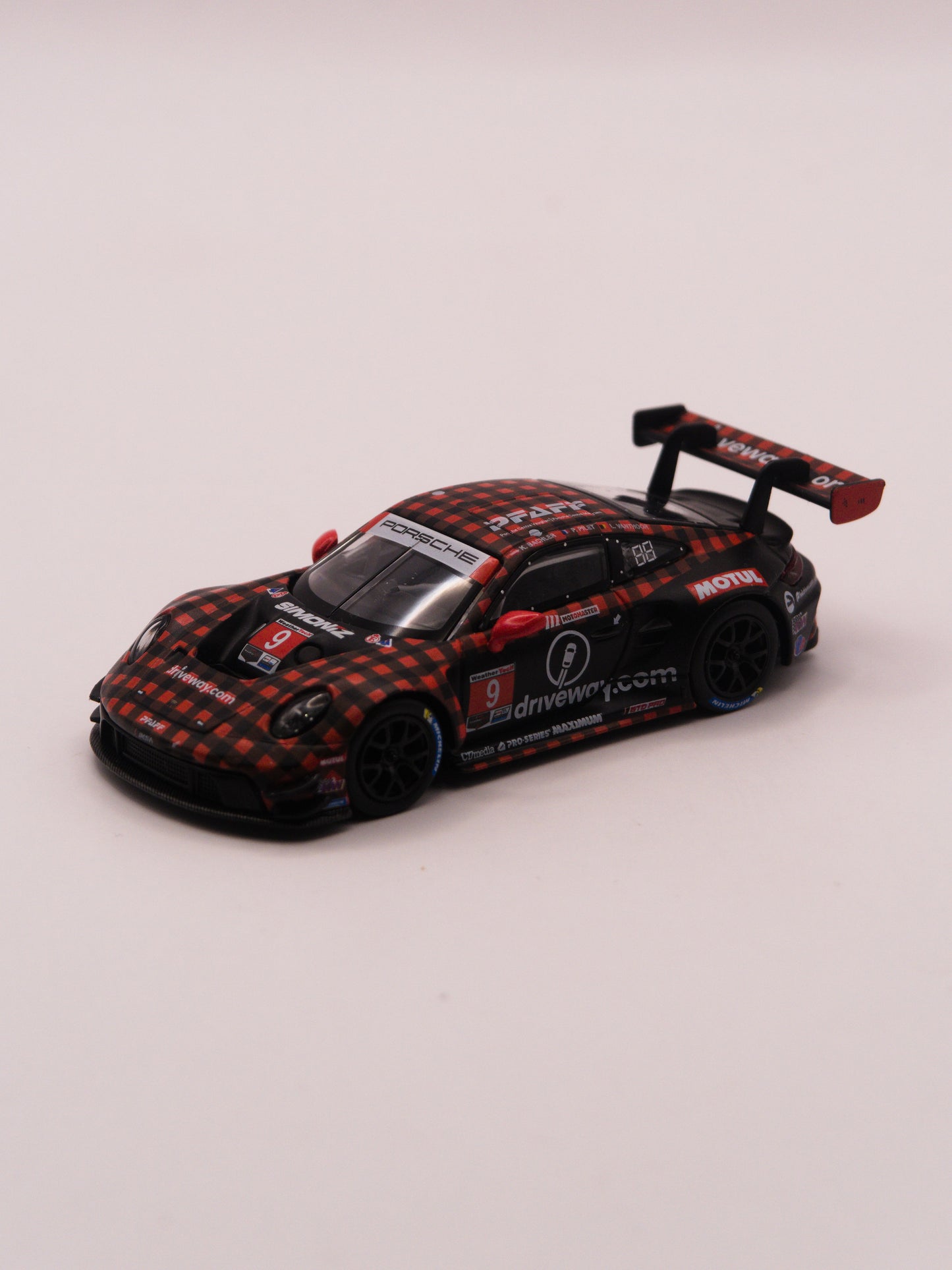 Mini GT #770 Porsche 911 GT3 R 992 PFAFF Sebring Winner Czerwony