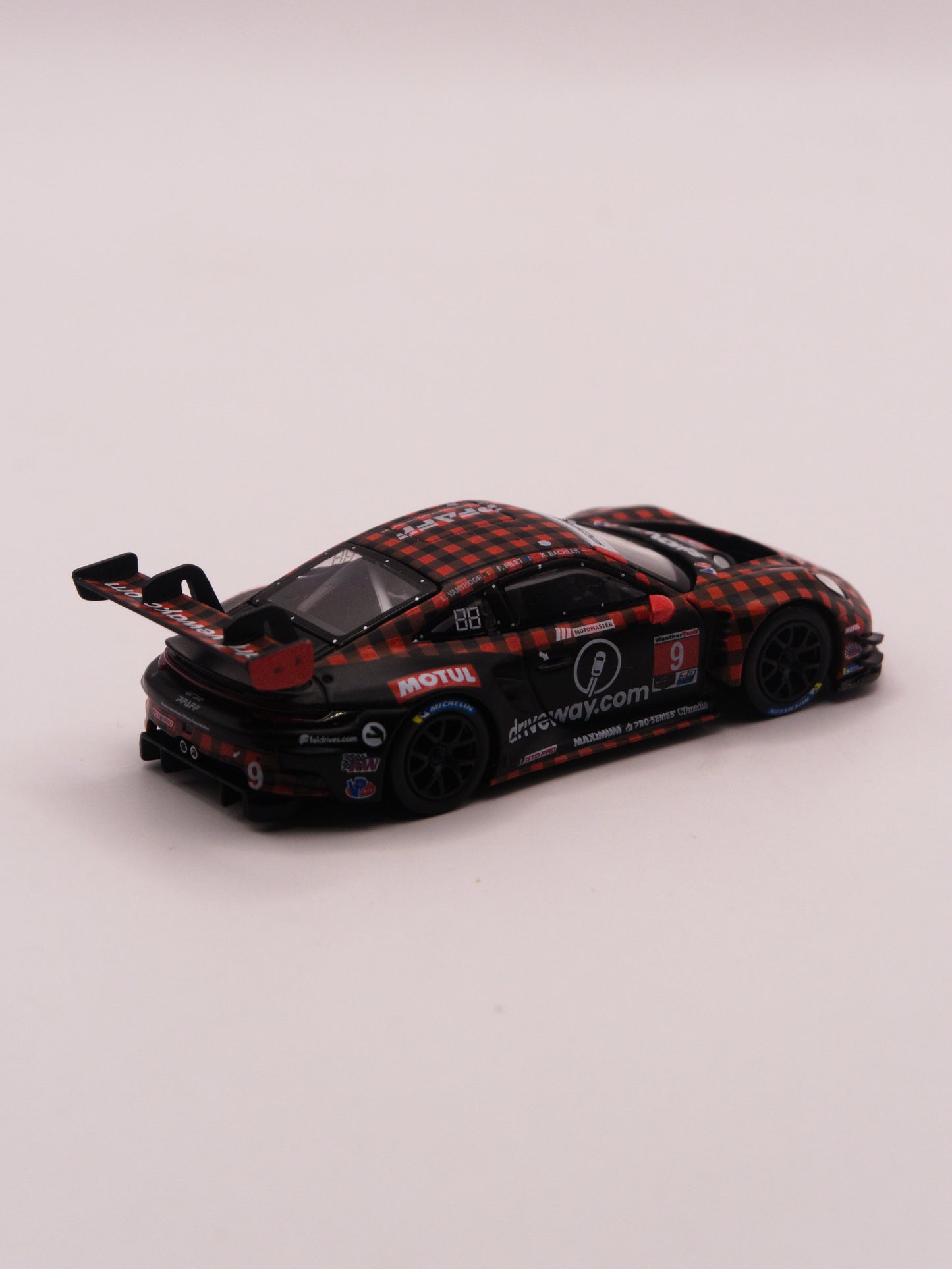 Mini GT #770 Porsche 911 GT3 R 992 PFAFF Sebring Winner Czerwony