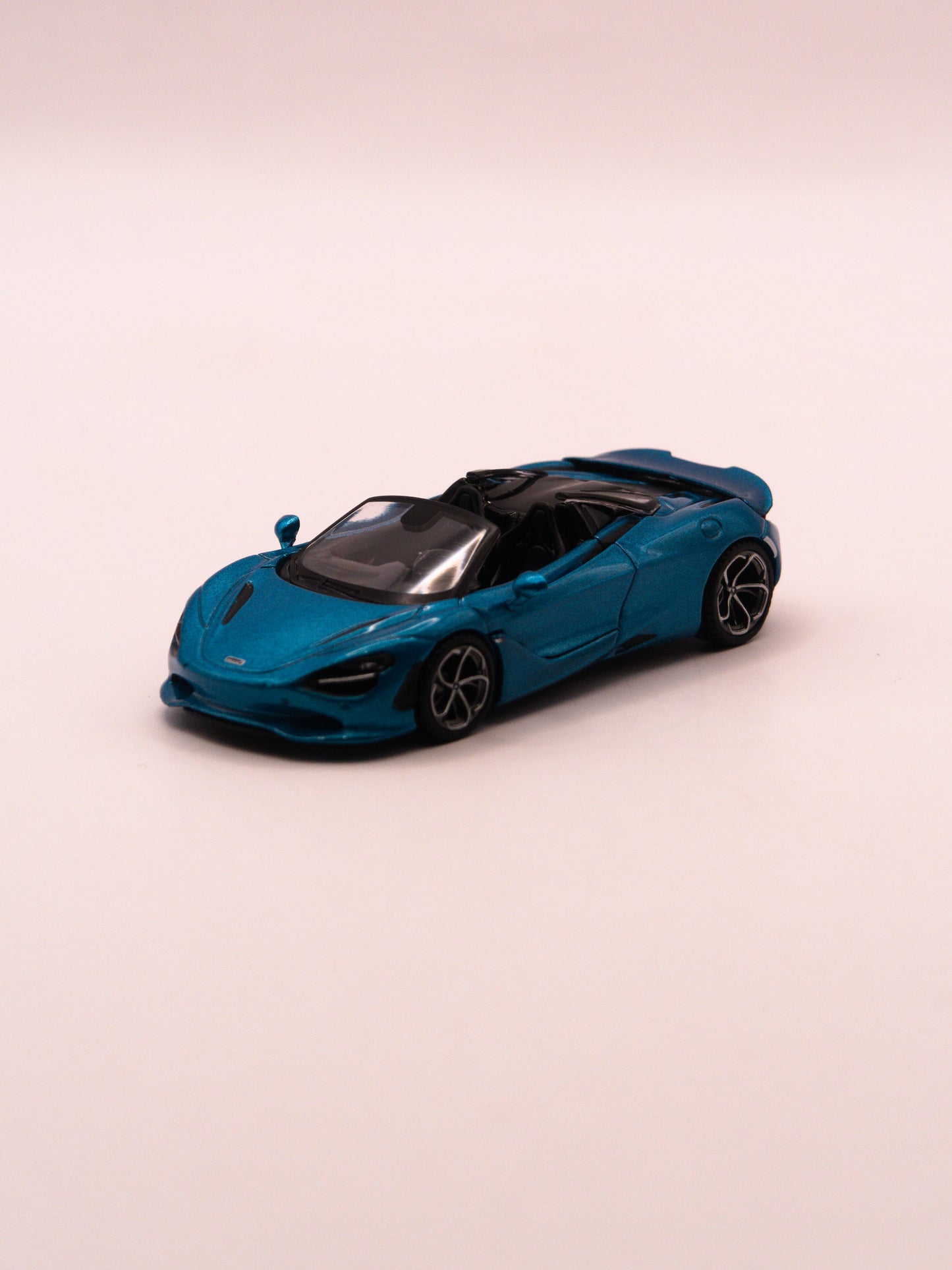 Mini GT #812 McLaren 750S Spider Blue
