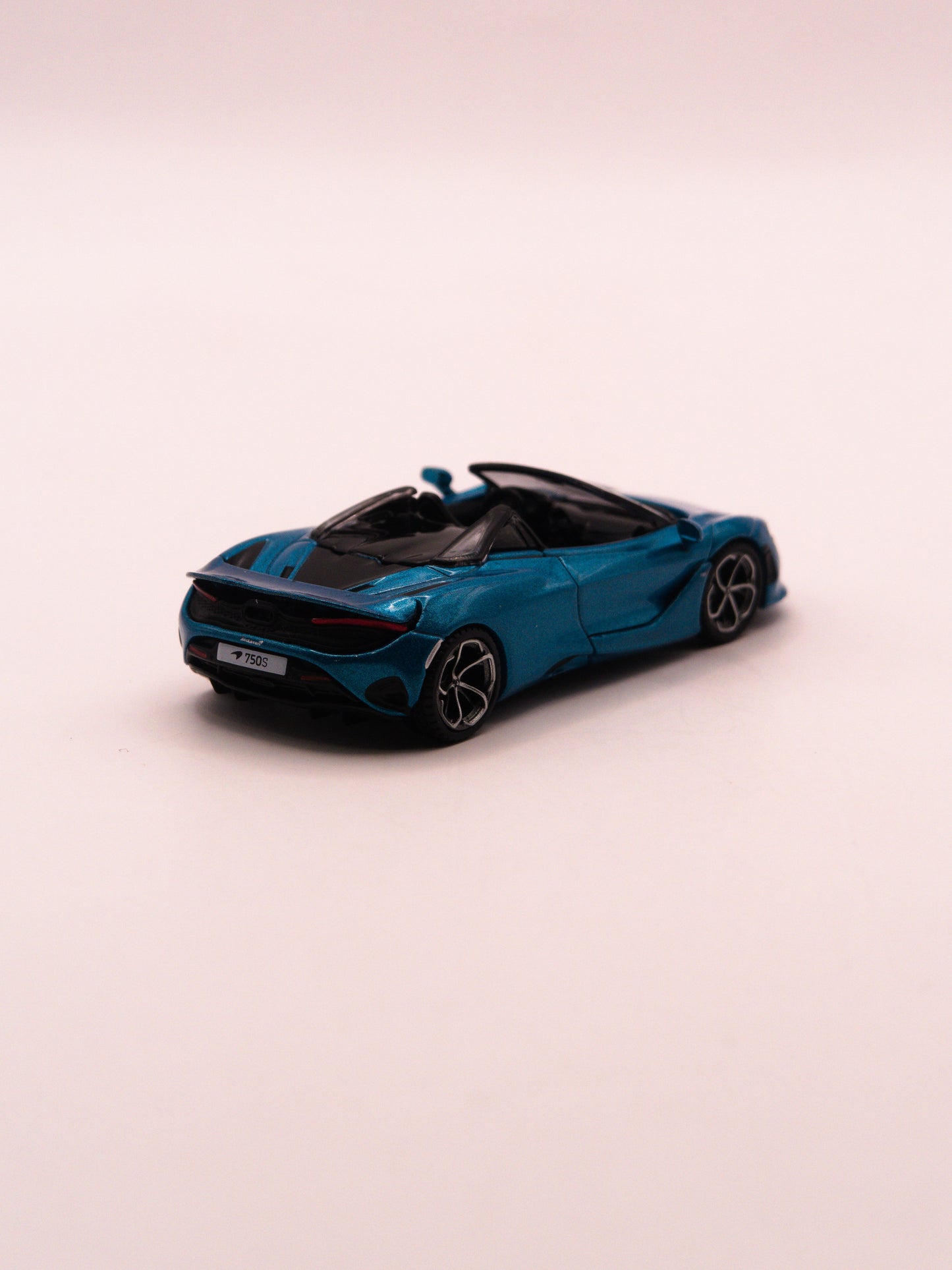 Mini GT #812 McLaren 750S Spider Blue