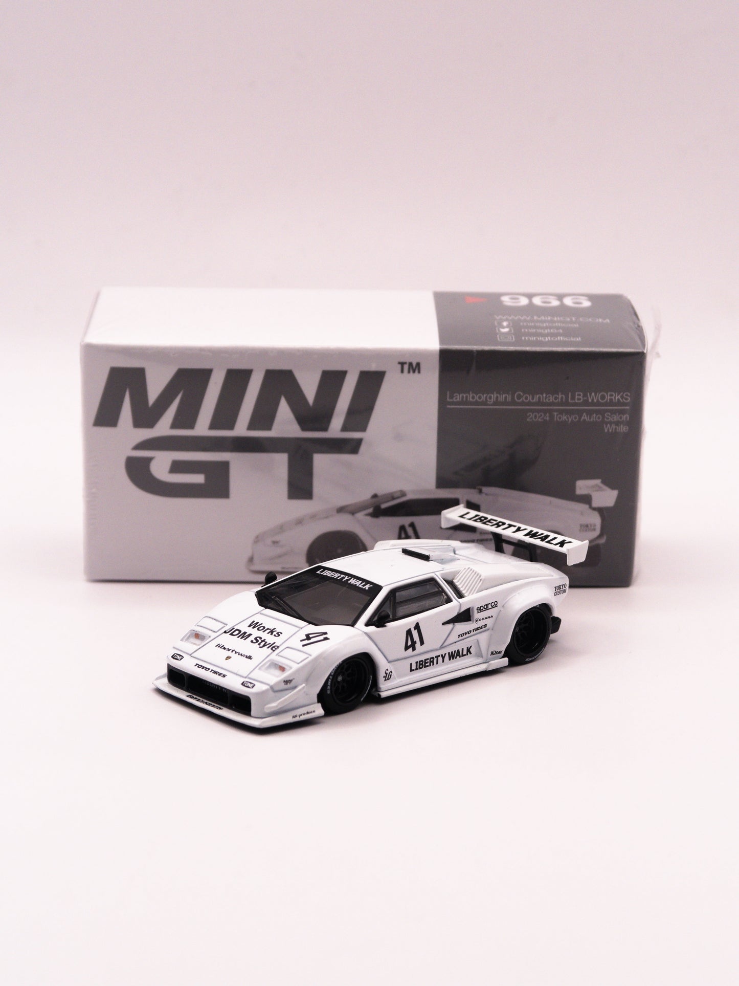 Mini GT #966 Lamborghini Countach LB-WORKS White
