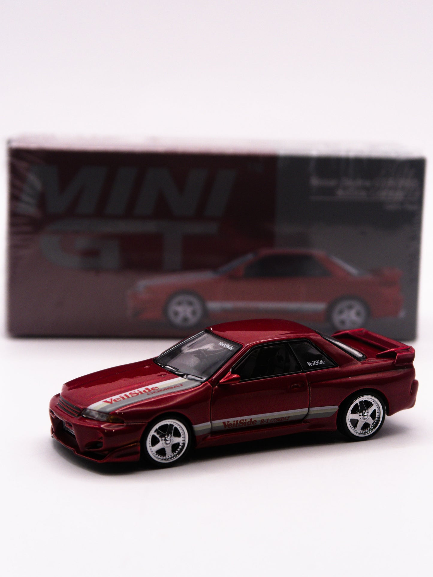 Mini GT #987 Nissan Skyline GT-R R32 VeilSide Combat Red BOX