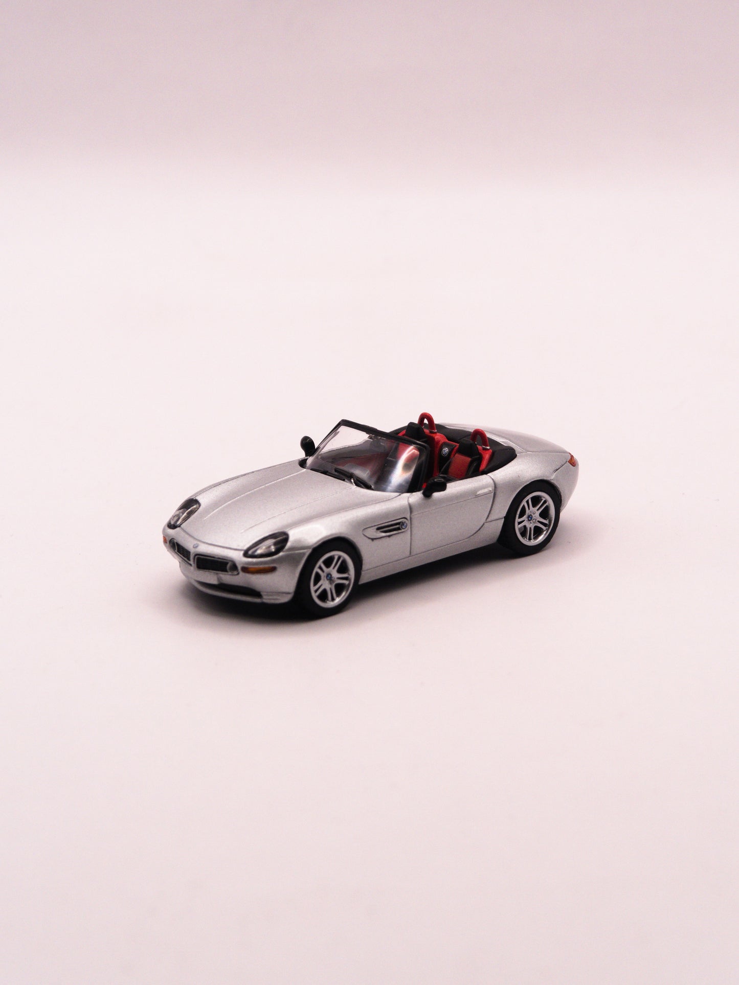 Mini GT #998 BMW Z8 Silver