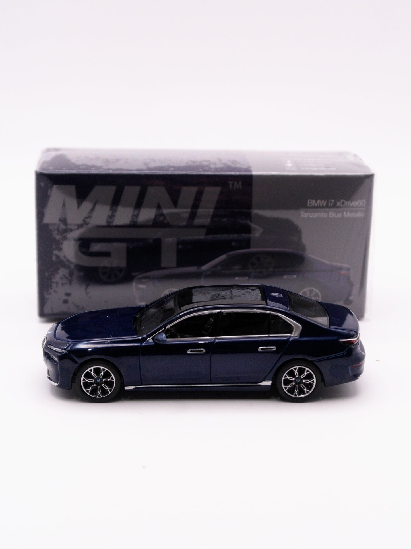 Mini GT #1111 BMW i7 xDrive60 Niebieski *Pudełko - OTWARTY!