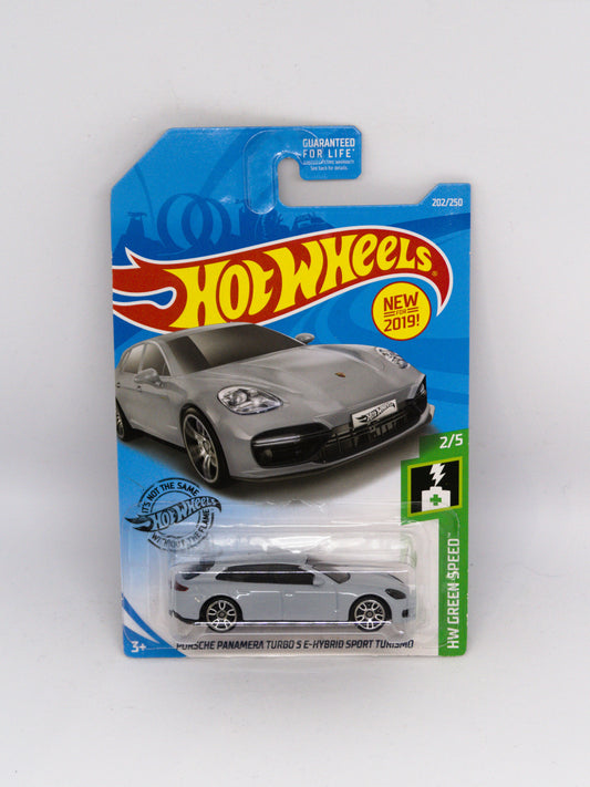 Porsche Panamera Turbo S E-Hybrid Sport Turismo Gray