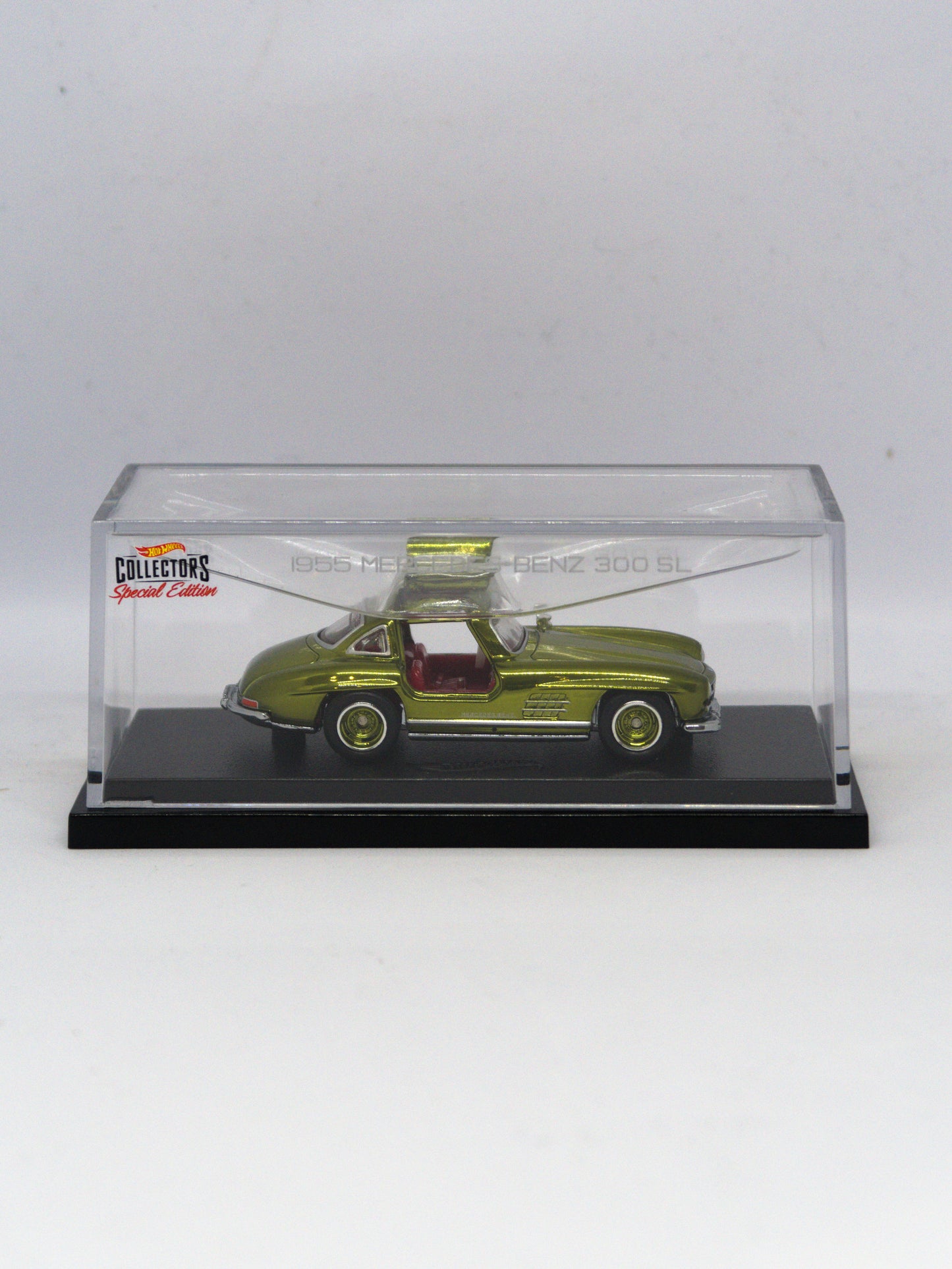 Red Line Club RLC Mercedes 300SL Olive with Red Center #4498/12500